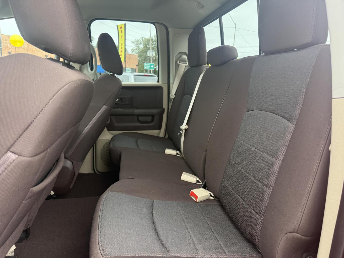 2013 RAM 1500 SLT Quad Cab 2WD (1C6RR6GG8DS) with an 3.6L V6 engine, 6-Speed Automatic transmission, located at 419 N 18th St., Monroe, LA, 71201, (318) 410-9250, 32.514370, -92.105133 - Photo#4