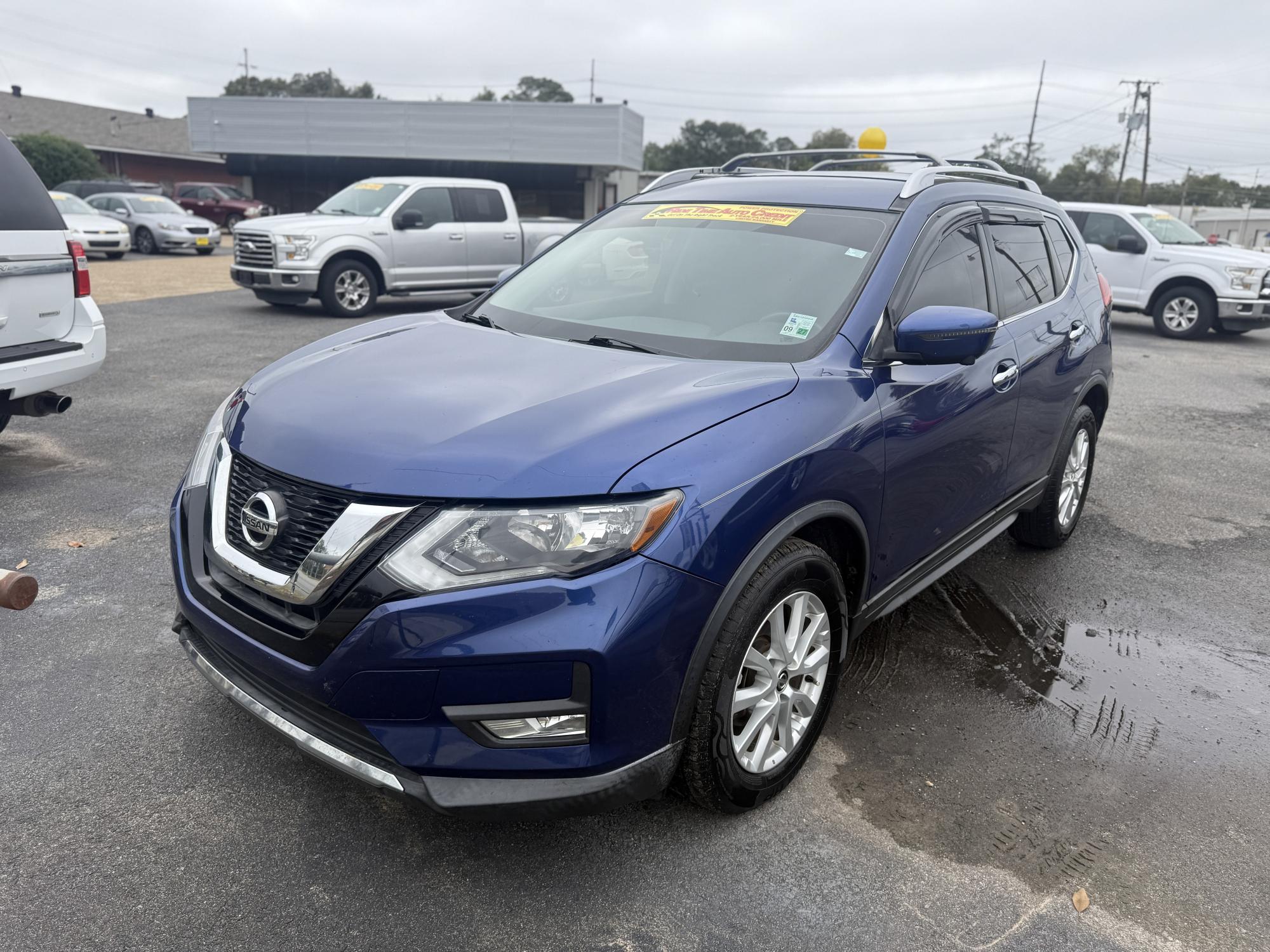 photo of 2017 Nissan Rogue SL FWD