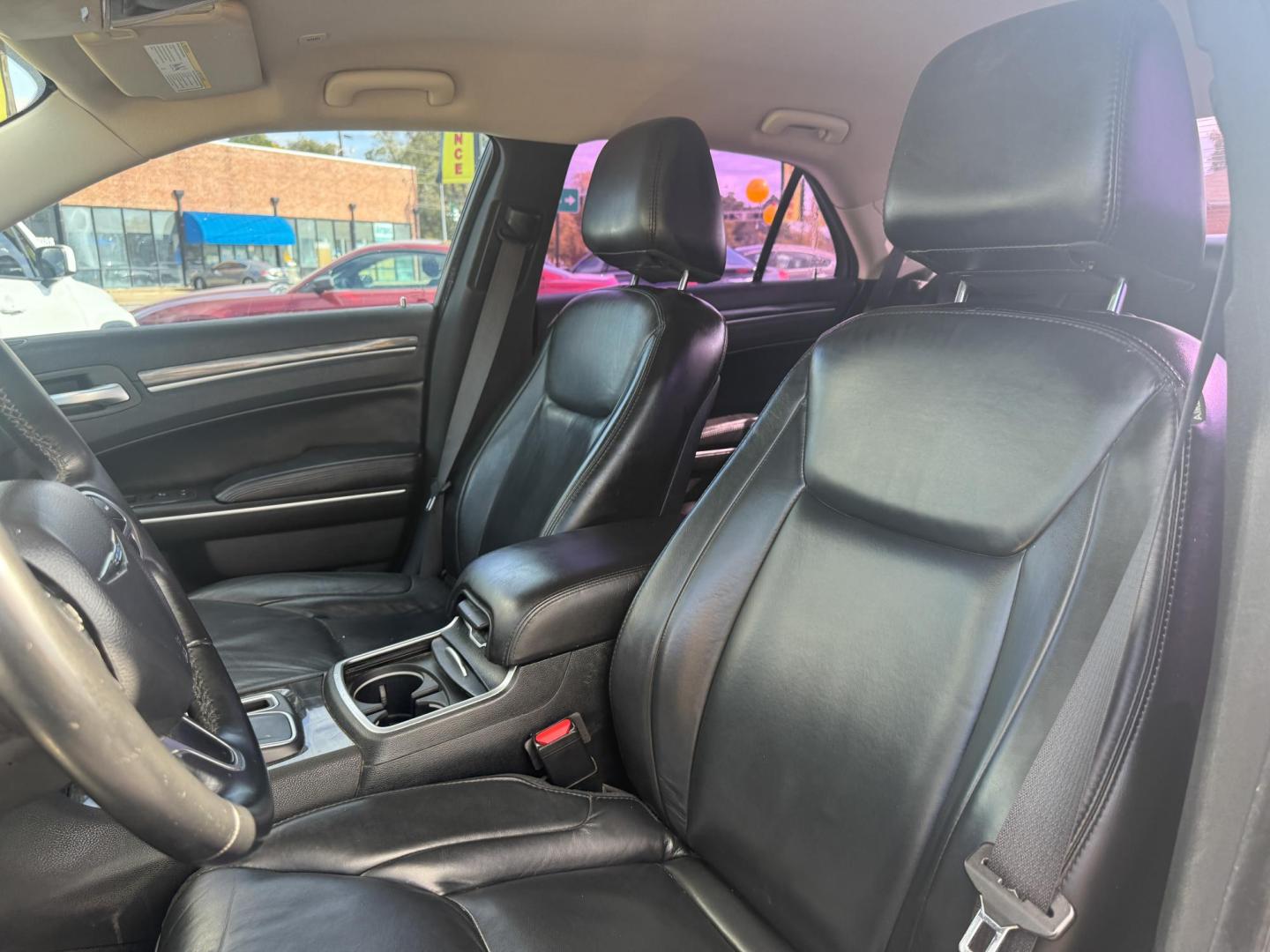 2018 Chrysler 300 Limited RWD (2C3CCAAG0JH) with an 3.6L V6 SOHC 24V engine, 8A transmission, located at 419 N 18th St., Monroe, LA, 71201, (318) 410-9250, 32.514370, -92.105133 - Photo#2