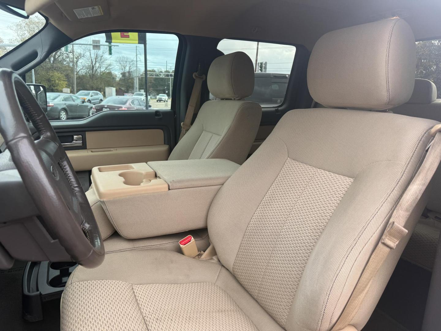 2014 Ford F-150 XL SuperCrew 5.5-ft. Bed 4WD (1FTFW1EF2EK) with an 5.0L V8 engine, 6-Speed Automatic transmission, located at 419 N 18th St., Monroe, LA, 71201, (318) 410-9250, 32.514370, -92.105133 - Photo#2