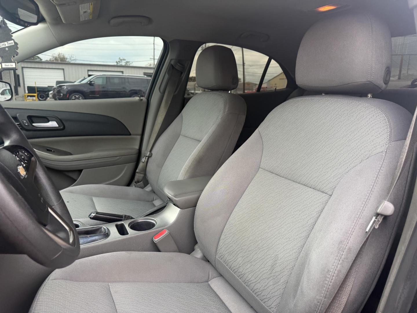 2015 Chevrolet Malibu LS (1G11B5SLXFF) with an 2.5L L4 DOHC 16V engine, 6-Speed Automatic transmission, located at 419 N 18th St., Monroe, LA, 71201, (318) 410-9250, 32.514370, -92.105133 - Photo#2