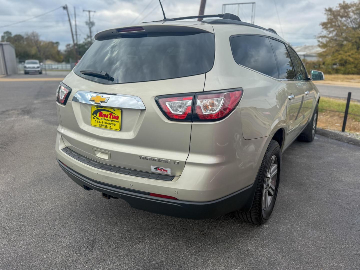 2016 Chevrolet Traverse 1LT FWD (1GNKRGKD4GJ) with an 3.6L V6 DOHC 24V engine, 6A transmission, located at 419 N 18th St., Monroe, LA, 71201, (318) 410-9250, 32.514370, -92.105133 - Photo#1