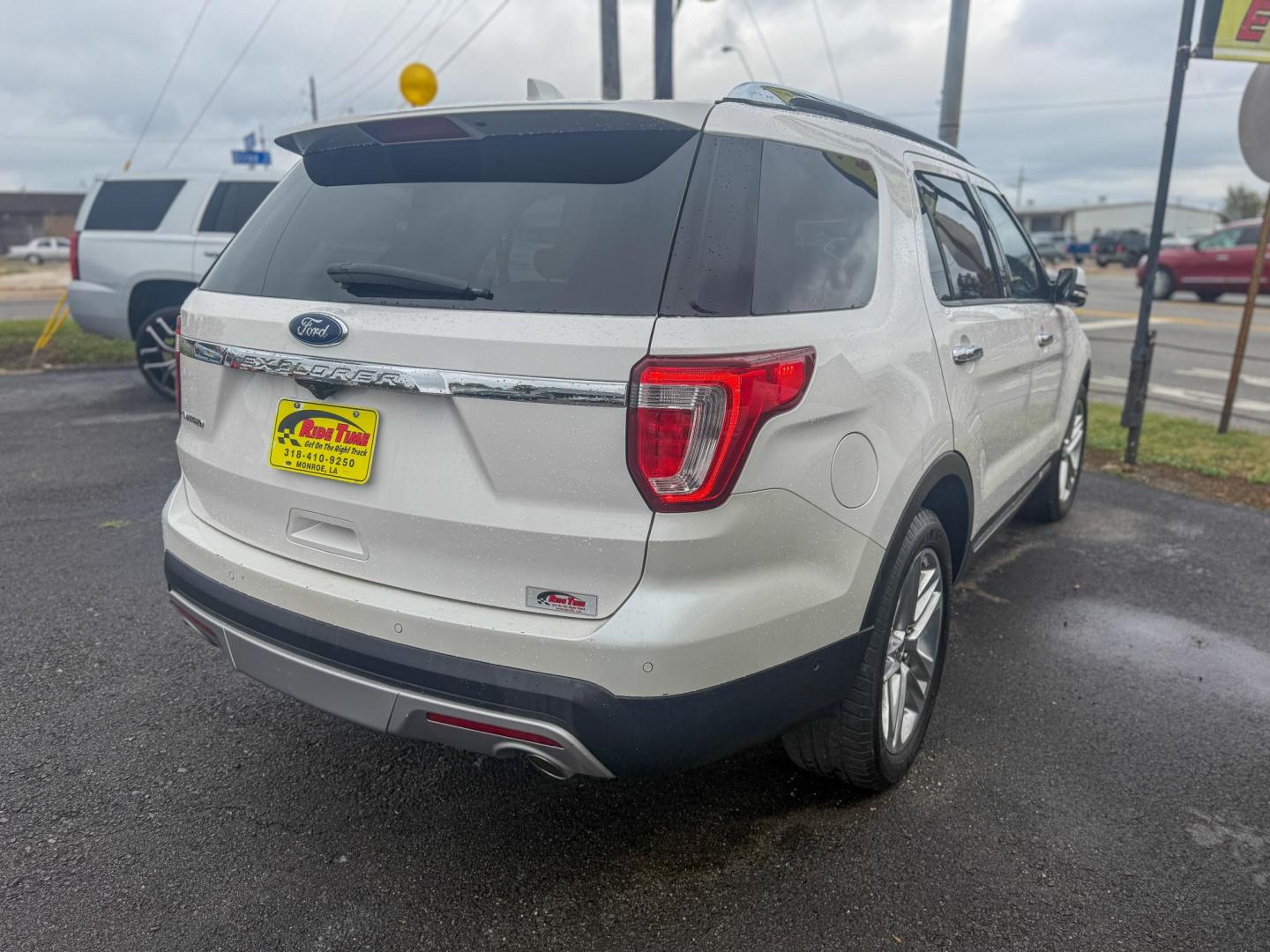 2017 Ford Explorer Limited FWD (1FM5K7F80HG) with an 3.5L V6 DOHC 24V engine, 6A transmission, located at 419 N 18th St., Monroe, LA, 71201, (318) 410-9250, 32.514370, -92.105133 - Photo#1