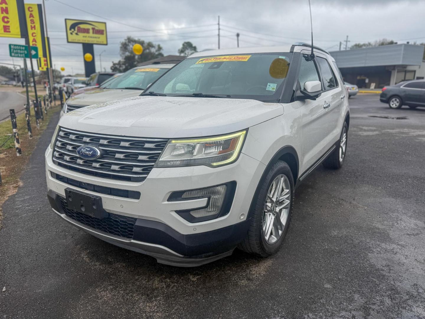 2017 Ford Explorer Limited FWD (1FM5K7F80HG) with an 3.5L V6 DOHC 24V engine, 6A transmission, located at 419 N 18th St., Monroe, LA, 71201, (318) 410-9250, 32.514370, -92.105133 - Photo#0