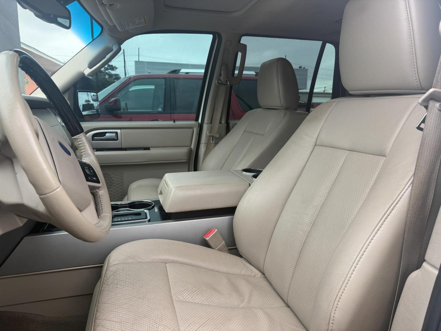 2013 Ford Expedition Limited 4WD (1FMJU2A50DE) with an 5.4L V8 SOHC 16V FFV engine, 6-Speed Automatic transmission, located at 419 N 18th St., Monroe, LA, 71201, (318) 410-9250, 32.514370, -92.105133 - Photo#2