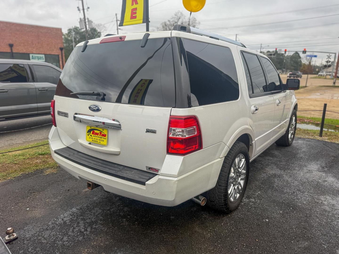 2013 Ford Expedition Limited 4WD (1FMJU2A50DE) with an 5.4L V8 SOHC 16V FFV engine, 6-Speed Automatic transmission, located at 419 N 18th St., Monroe, LA, 71201, (318) 410-9250, 32.514370, -92.105133 - Photo#1