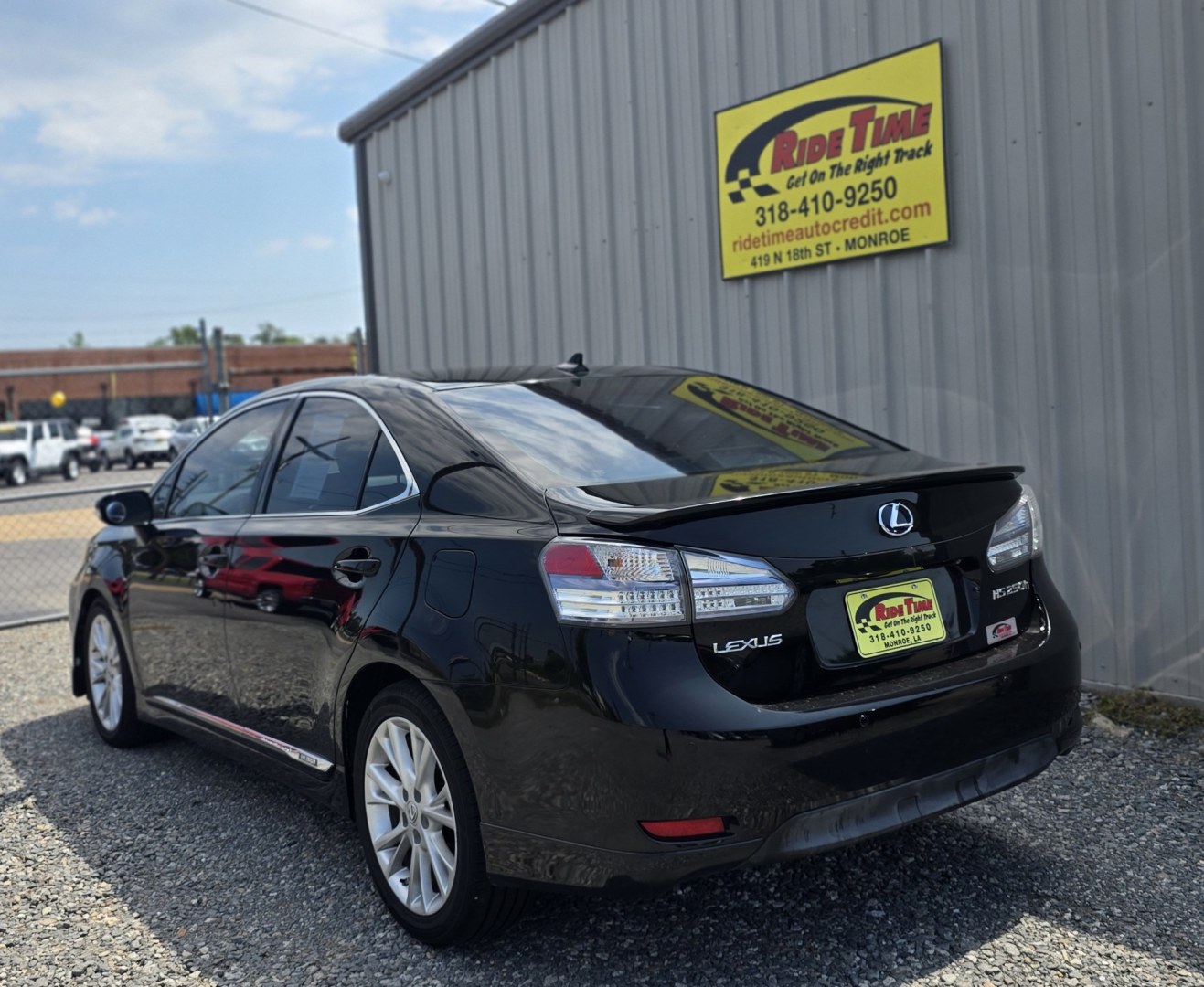 2010 Lexus HS 250h Premium (JTHBB1BA8A2) with an 2.4L L4 DOHC 16V HYBRID engine, Continuously Variable Transmisson transmission, located at 419 N 18th St., Monroe, LA, 71201, (318) 410-9250, 32.514370, -92.105133- Photo#4