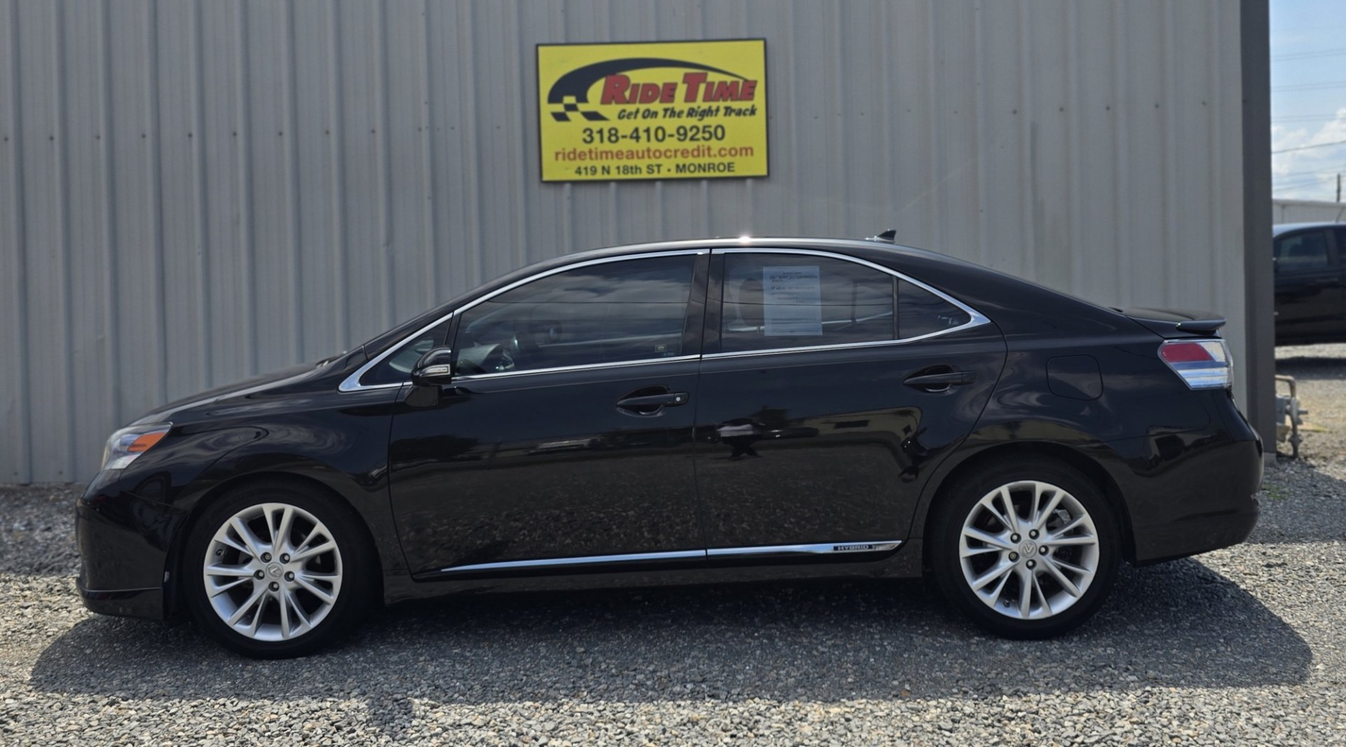 2010 Lexus HS 250h Premium (JTHBB1BA8A2) with an 2.4L L4 DOHC 16V HYBRID engine, Continuously Variable Transmisson transmission, located at 419 N 18th St., Monroe, LA, 71201, (318) 410-9250, 32.514370, -92.105133- Photo#2