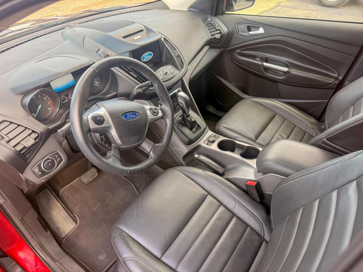 2016 Ford Escape SE FWD (1FMCU0GX4GU) with an 1.6L L4 DOHC 16V engine, 6-Speed Automatic transmission, located at 419 N 18th St., Monroe, LA, 71201, (318) 410-9250, 32.514370, -92.105133 - Photo#3