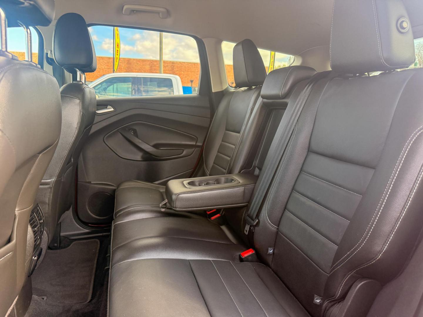 2016 Ford Escape SE FWD (1FMCU0GX4GU) with an 1.6L L4 DOHC 16V engine, 6-Speed Automatic transmission, located at 419 N 18th St., Monroe, LA, 71201, (318) 410-9250, 32.514370, -92.105133 - Photo#4