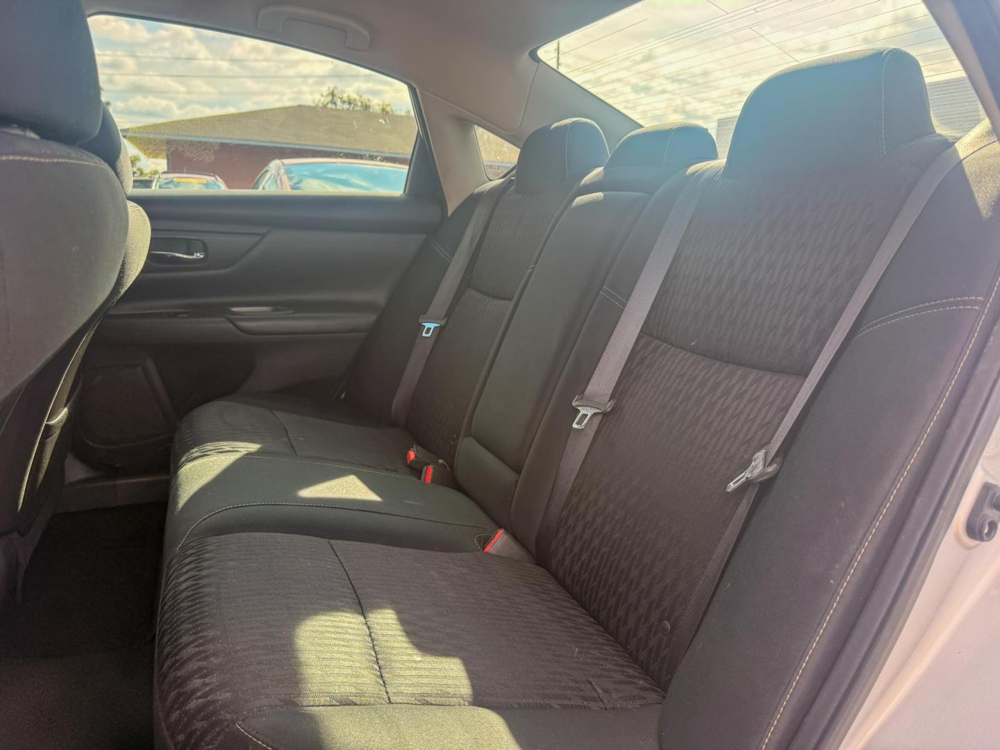 2018 Nissan Altima 2.5 (1N4AL3AP6JC) with an 2.5L L4 DOHC 16V engine, CVT transmission, located at 419 N 18th St., Monroe, LA, 71201, (318) 410-9250, 32.514370, -92.105133 - Photo#4