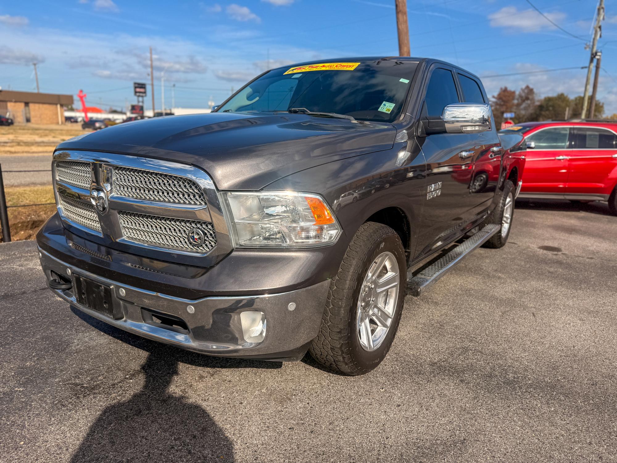 photo of 2018 RAM 1500 SLT Crew Cab SWB 2WD