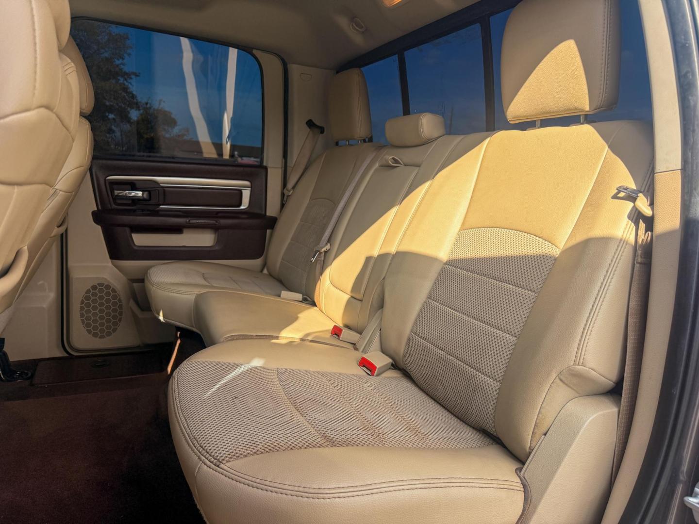 2018 RAM 1500 SLT Crew Cab SWB 2WD (1C6RR6LG2JS) with an 3.6L V6 DOHC 24V FFV engine, 8A transmission, located at 419 N 18th St., Monroe, LA, 71201, (318) 410-9250, 32.514370, -92.105133 - Photo#4