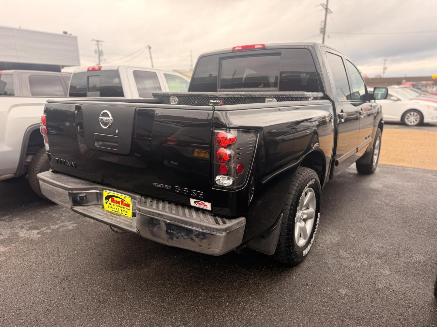 2010 Nissan Titan LE Crew Cab 2WD SWB (1N6BA0EK6AN) with an 5.6L V8 DOHC 32V FFV engine, 5-Speed Automatic transmission, located at 419 N 18th St., Monroe, LA, 71201, (318) 410-9250, 32.514370, -92.105133 - Photo#1