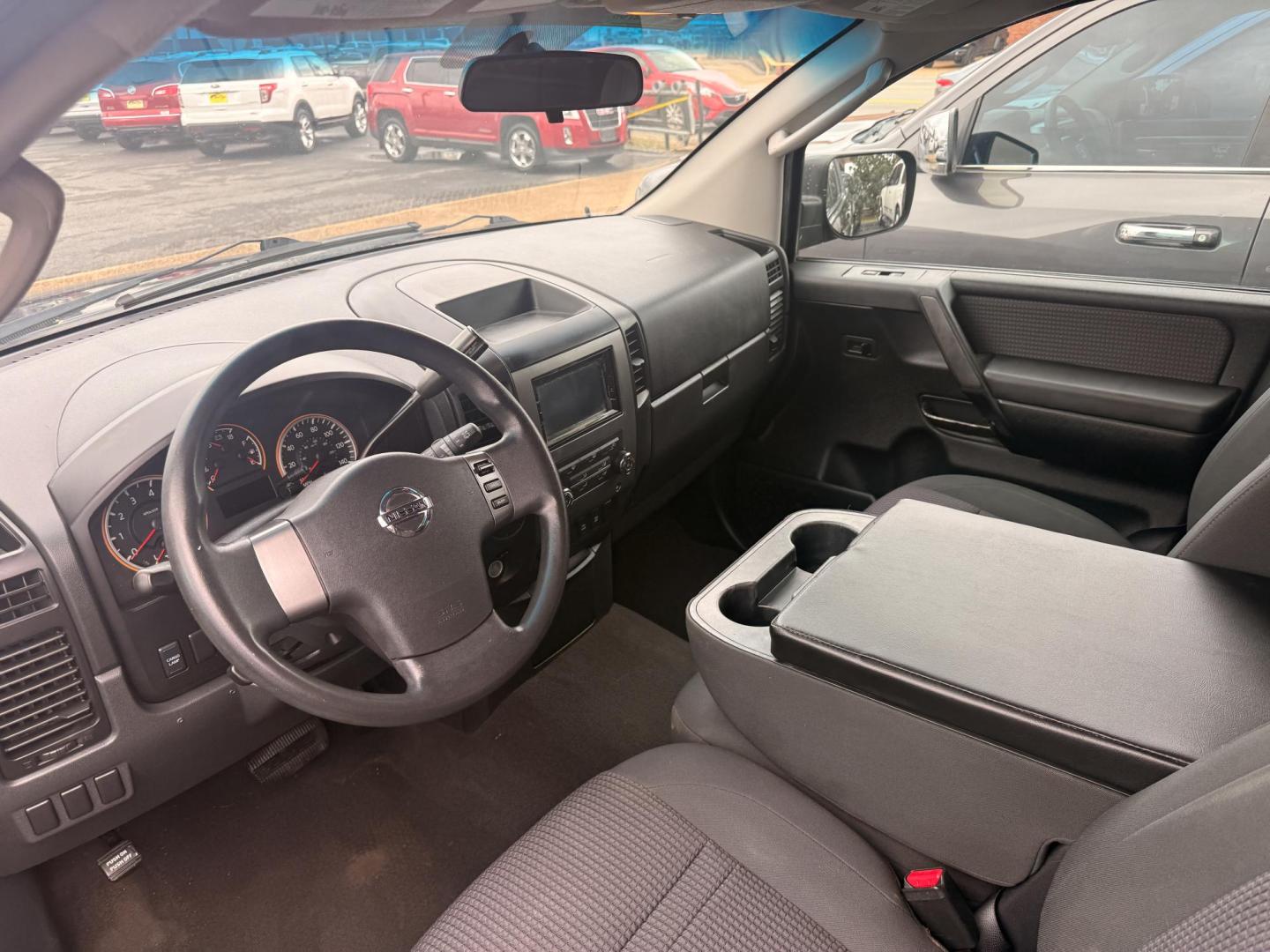 2010 Nissan Titan LE Crew Cab 2WD SWB (1N6BA0EK6AN) with an 5.6L V8 DOHC 32V FFV engine, 5-Speed Automatic transmission, located at 419 N 18th St., Monroe, LA, 71201, (318) 410-9250, 32.514370, -92.105133 - Photo#3