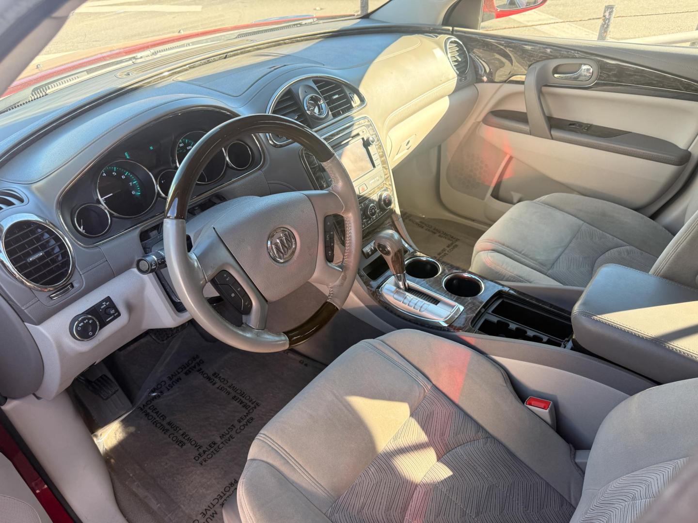 2014 Buick Enclave Convenience FWD (5GAKRAKD6EJ) with an 3.6L V6 DOHC 24V engine, 6-Speed Automatic Overdrive transmission, located at 419 N 18th St., Monroe, LA, 71201, (318) 410-9250, 32.514370, -92.105133 - Photo#3