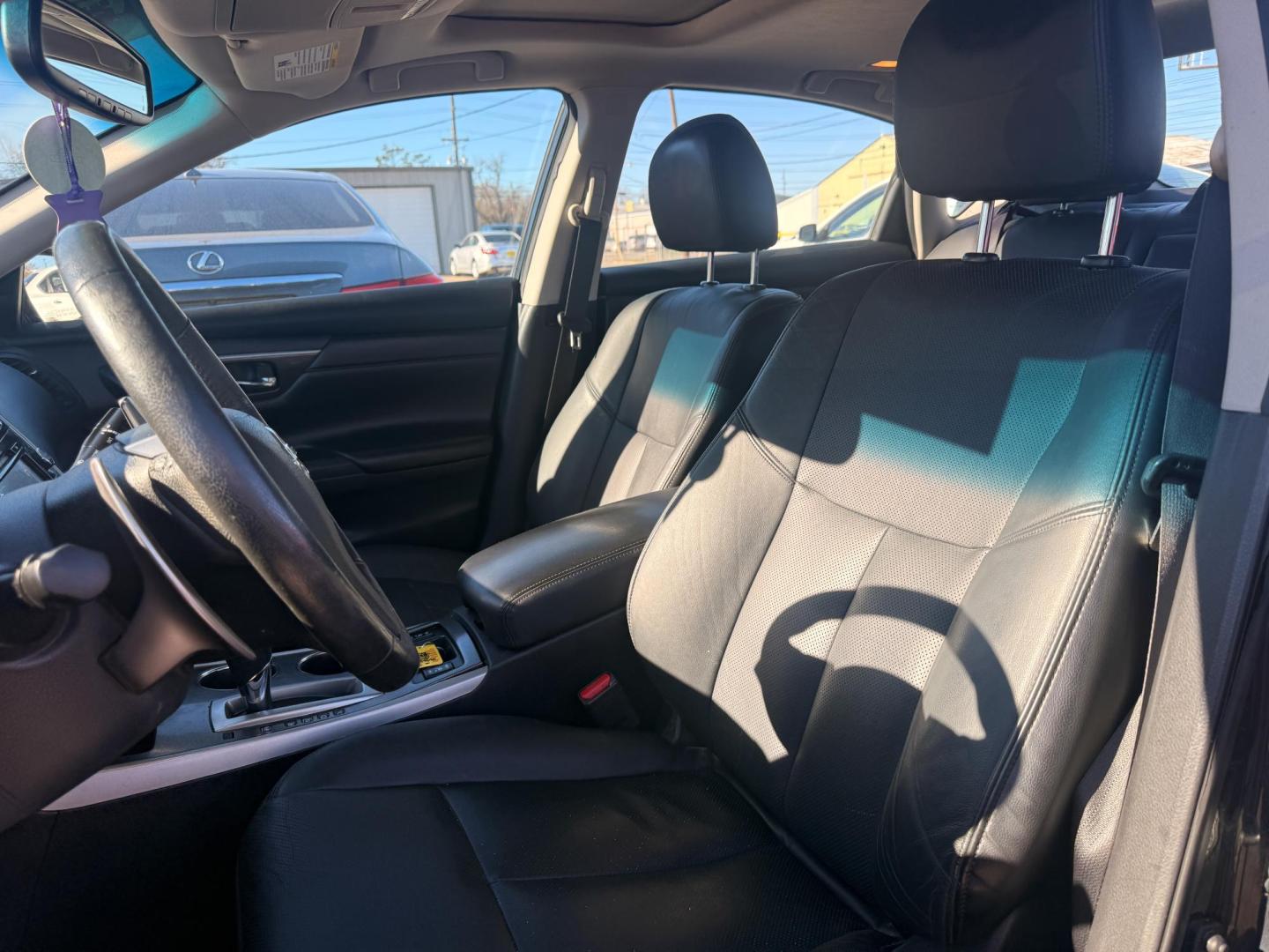 2015 Nissan Altima 3.5 SV (1N4BL3AP2FC) with an 3.5L V6 DOHC 24V engine, Continuously Variable Transmission transmission, located at 419 N 18th St., Monroe, LA, 71201, (318) 410-9250, 32.514370, -92.105133 - Photo#2