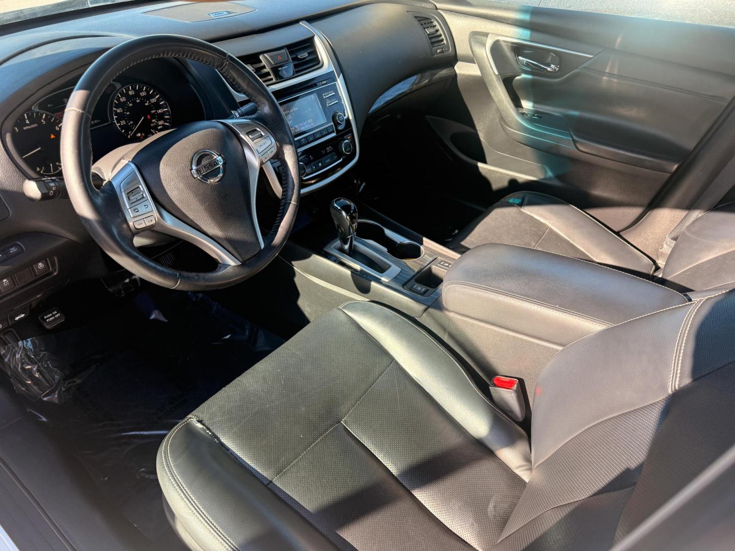 2018 Nissan Altima 2.5 (1N4AL3AP3JC) with an 2.5L L4 DOHC 16V engine, CVT transmission, located at 419 N 18th St., Monroe, LA, 71201, (318) 410-9250, 32.514370, -92.105133 - Photo#3