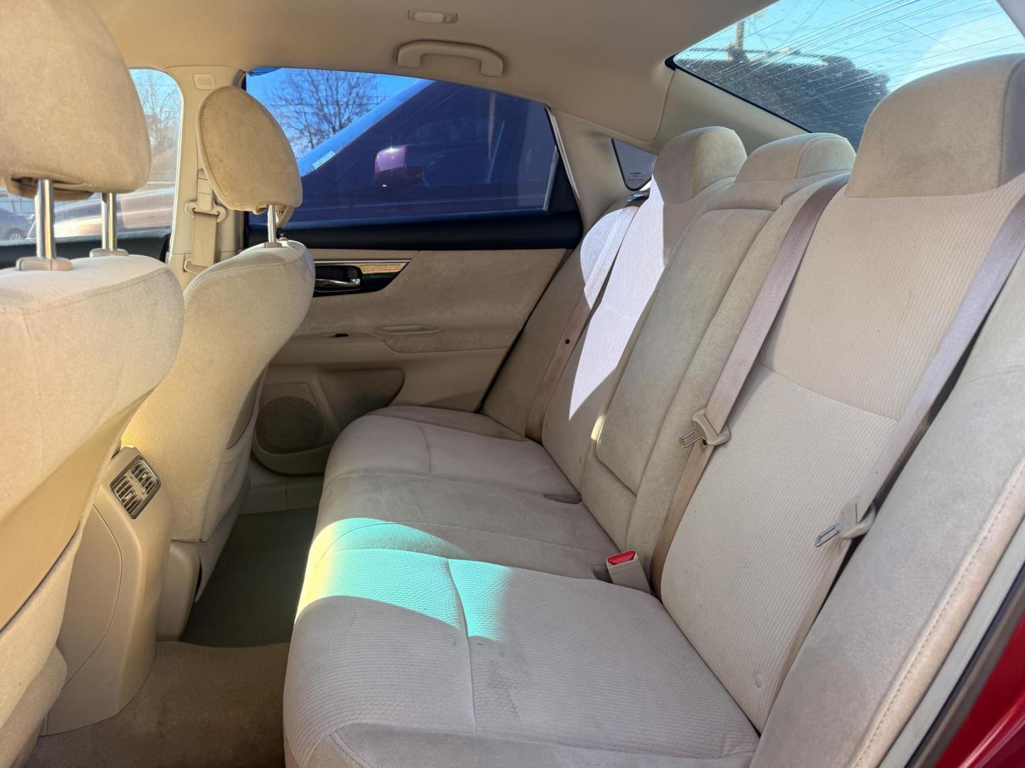 2013 Nissan Altima 2.5 S (1N4AL3AP7DN) with an 2.5L L4 DOHC 16V engine, located at 419 N 18th St., Monroe, LA, 71201, (318) 410-9250, 32.514370, -92.105133 - Photo#4