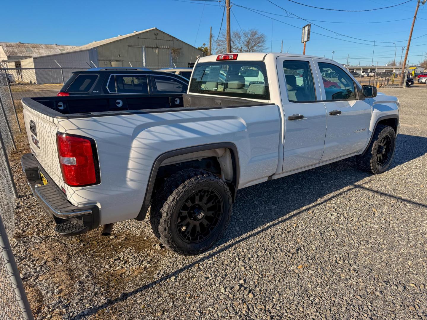 2016 GMC Sierra 1500 Base Double Cab 2WD (1GTR1LEHXGZ) with an 5.3L V8 OHV 16V engine, 6A transmission, located at 419 N 18th St., Monroe, LA, 71201, (318) 410-9250, 32.514370, -92.105133 - Photo#1