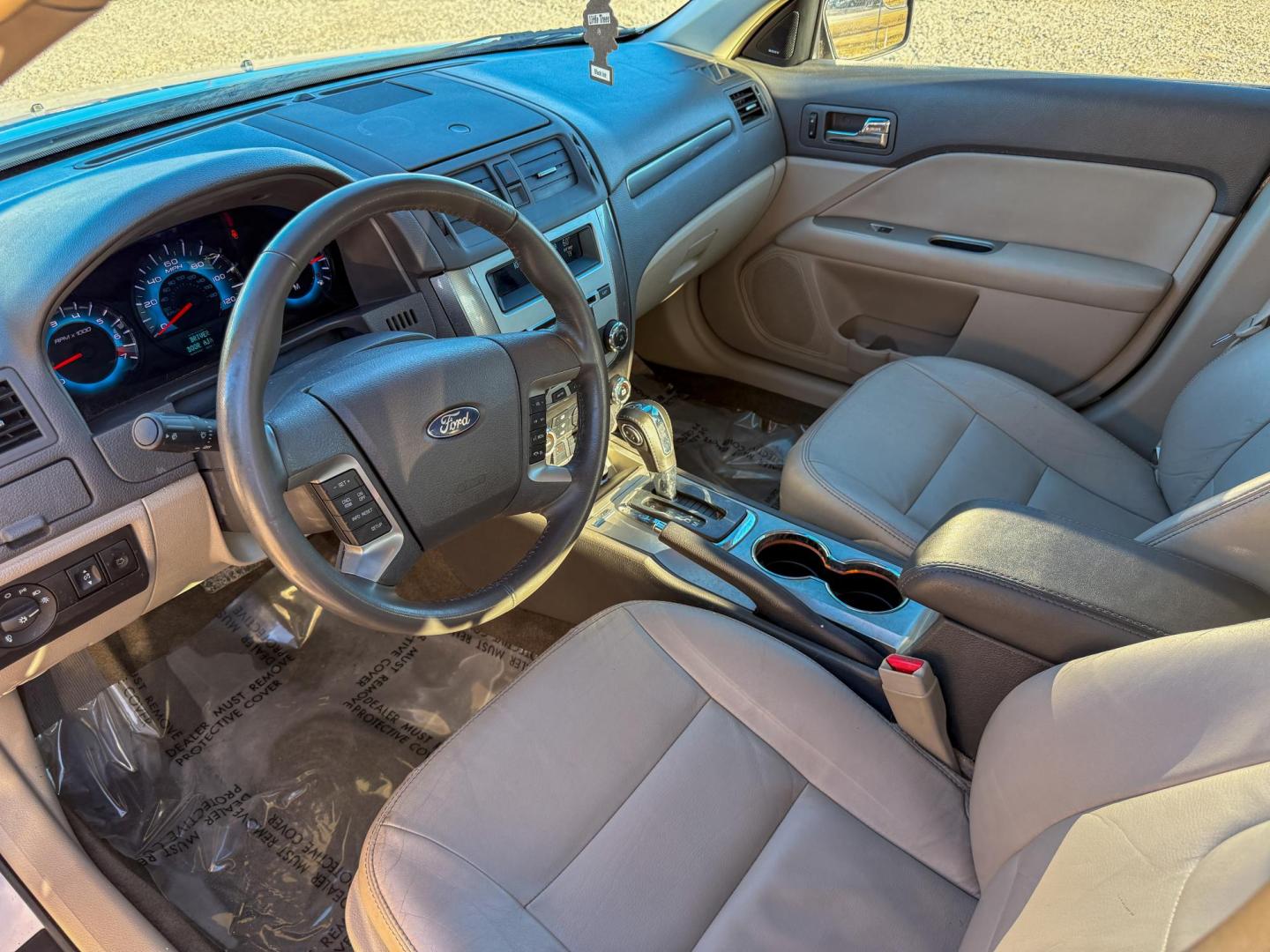 2011 Ford Fusion V6 SEL (3FAHP0JGXBR) with an 3.0L V6 DOHC 24V engine, located at 419 N 18th St., Monroe, LA, 71201, (318) 410-9250, 32.514370, -92.105133 - Photo#2