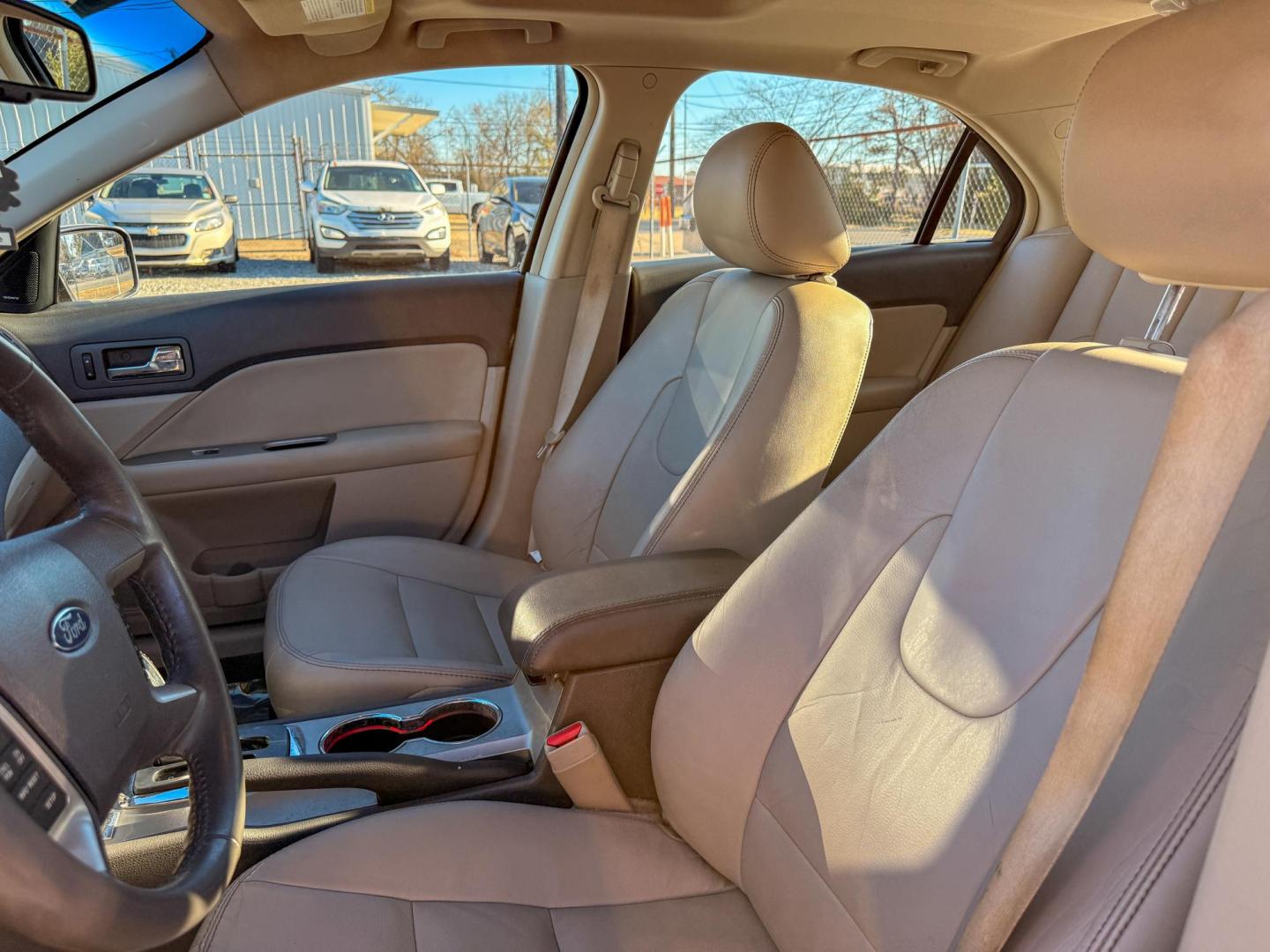 2011 Ford Fusion V6 SEL (3FAHP0JGXBR) with an 3.0L V6 DOHC 24V engine, located at 419 N 18th St., Monroe, LA, 71201, (318) 410-9250, 32.514370, -92.105133 - Photo#3