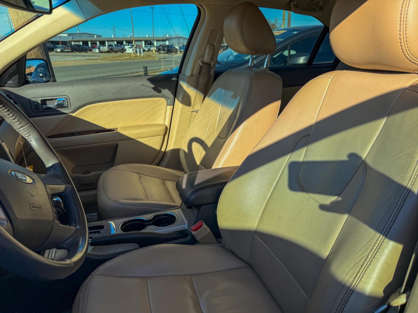 2012 Ford Fusion SEL AWD (3FAHP0CG0CR) with an 3.0L V6 DOHC 24V engine, located at 419 N 18th St., Monroe, LA, 71201, (318) 410-9250, 32.514370, -92.105133 - Photo#2