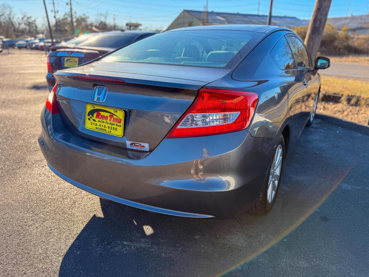 2012 Honda Civic LX Coupe 5-Speed AT (2HGFG3B83CH) with an 2.3L L4 SOHC 16V engine, 5-Speed Automatic transmission, located at 419 N 18th St., Monroe, LA, 71201, (318) 410-9250, 32.514370, -92.105133 - Photo#1
