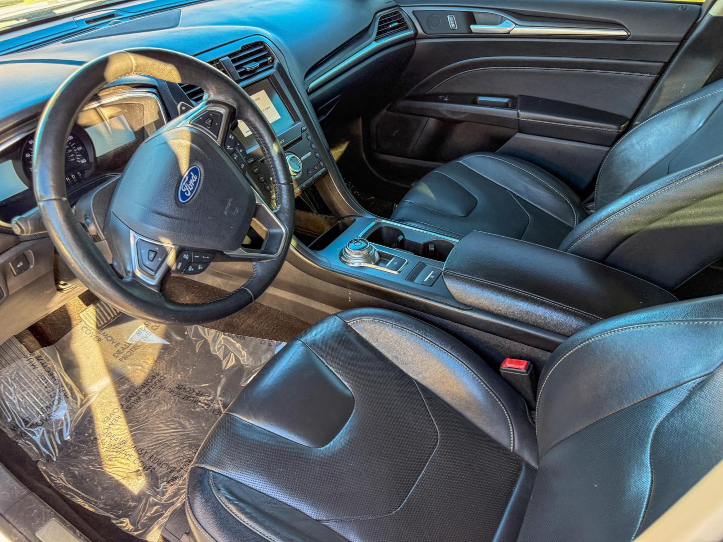 2020 Ford Fusion Titanium (3FA6P0K96LR) with an 2.0L L4 DOHC 16V engine, 6A transmission, located at 419 N 18th St., Monroe, LA, 71201, (318) 410-9250, 32.514370, -92.105133 - Photo#3