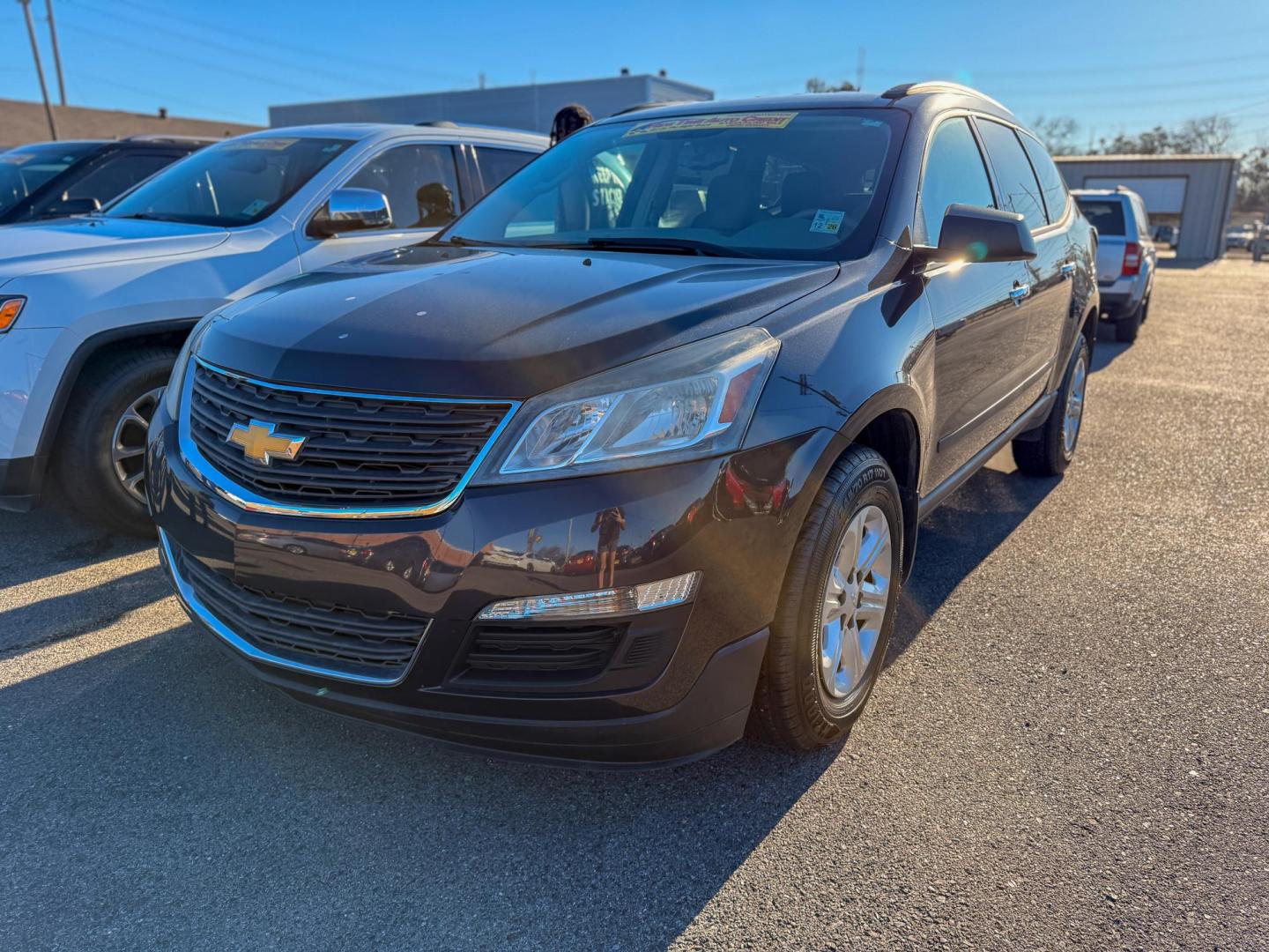 2016 Chevrolet Traverse LS FWD w/PDC (1GNKRFED8GJ) with an 3.6L V6 DOHC 24V engine, 6A transmission, located at 419 N 18th St., Monroe, LA, 71201, (318) 410-9250, 32.514370, -92.105133 - Photo#0