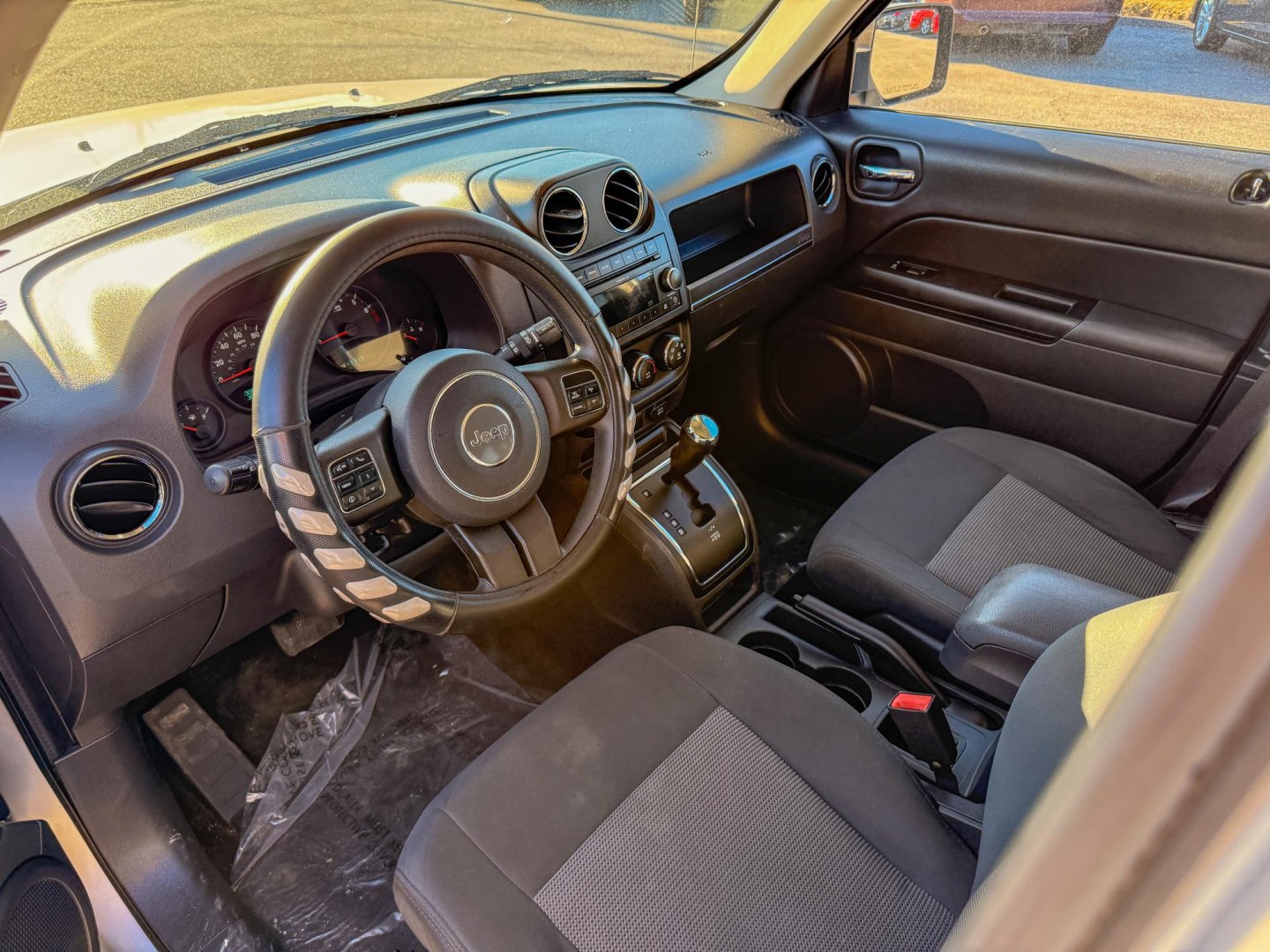 2011 Jeep Patriot 2WD (1J4NT1GB3BD) with an 2.4L L4 DOHC 16V engine, located at 419 N 18th St., Monroe, LA, 71201, (318) 410-9250, 32.514370, -92.105133- Photo#3