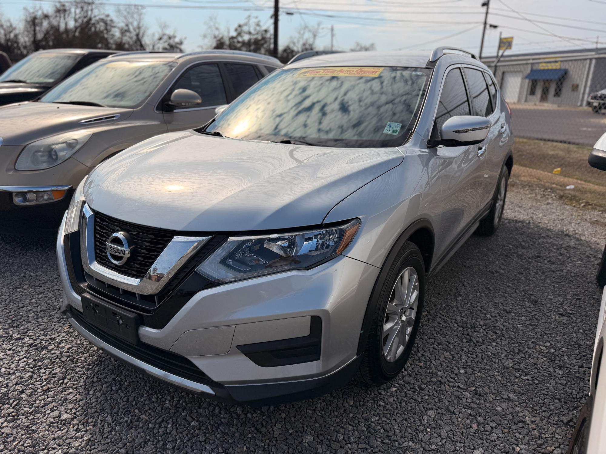 photo of 2017 Nissan Rogue SL FWD