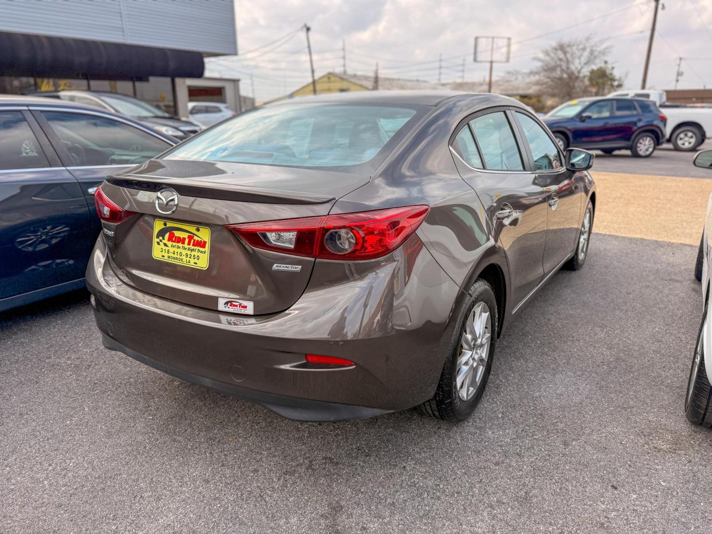2014 Mazda MAZDA3 i Touring AT 4-Door (JM1BM1V79E1) with an 2.0L L4 DOHC 16V engine, 6-Speed Automatic transmission, located at 419 N 18th St., Monroe, LA, 71201, (318) 410-9250, 32.514370, -92.105133 - Photo#1