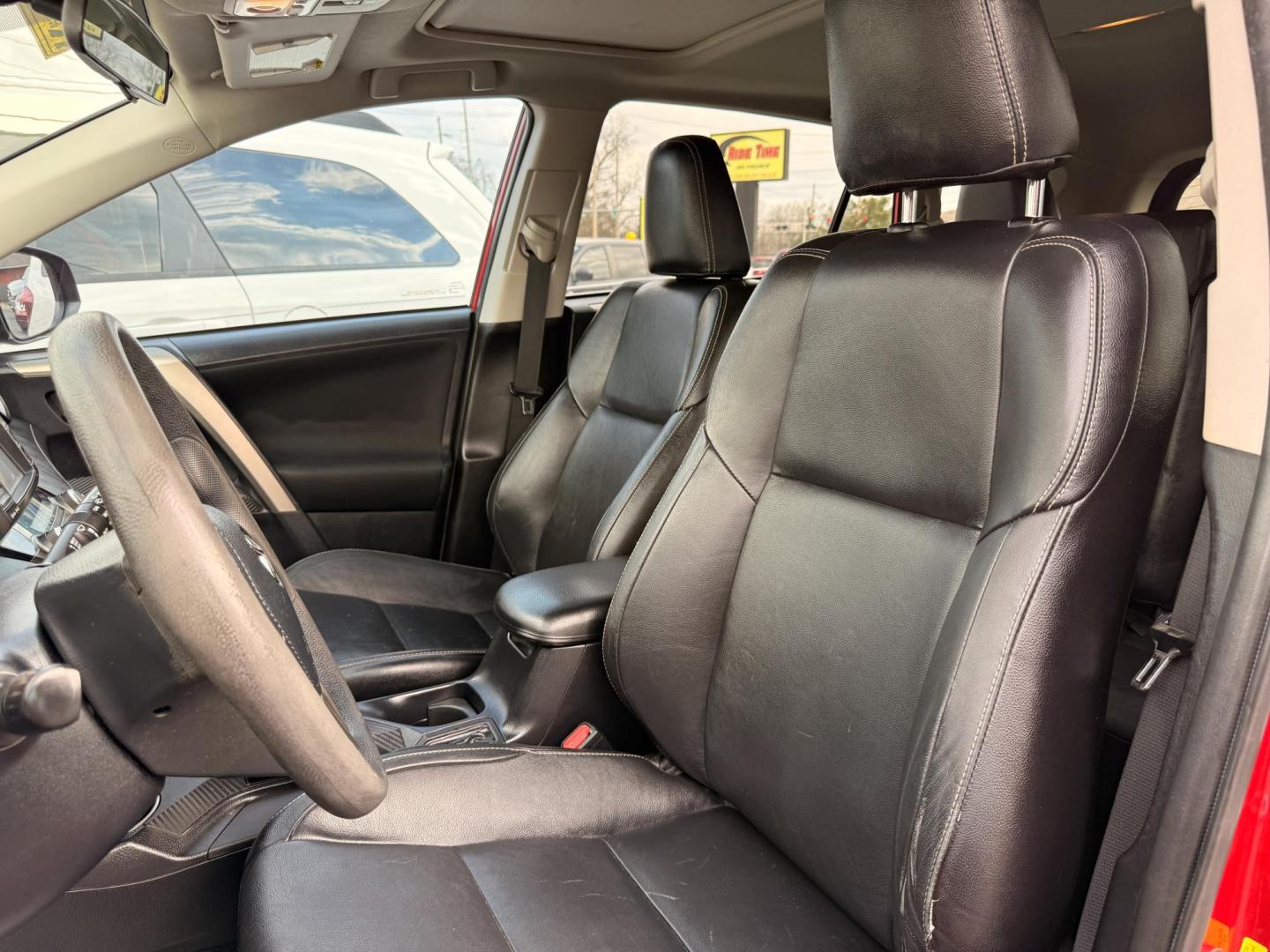 2013 Toyota RAV4 XLE FWD (2T3WFREV3DW) with an 2.5L L4 DOHC 16V engine, 6-Speed Automatic transmission, located at 419 N 18th St., Monroe, LA, 71201, (318) 410-9250, 32.514370, -92.105133 - Photo#2