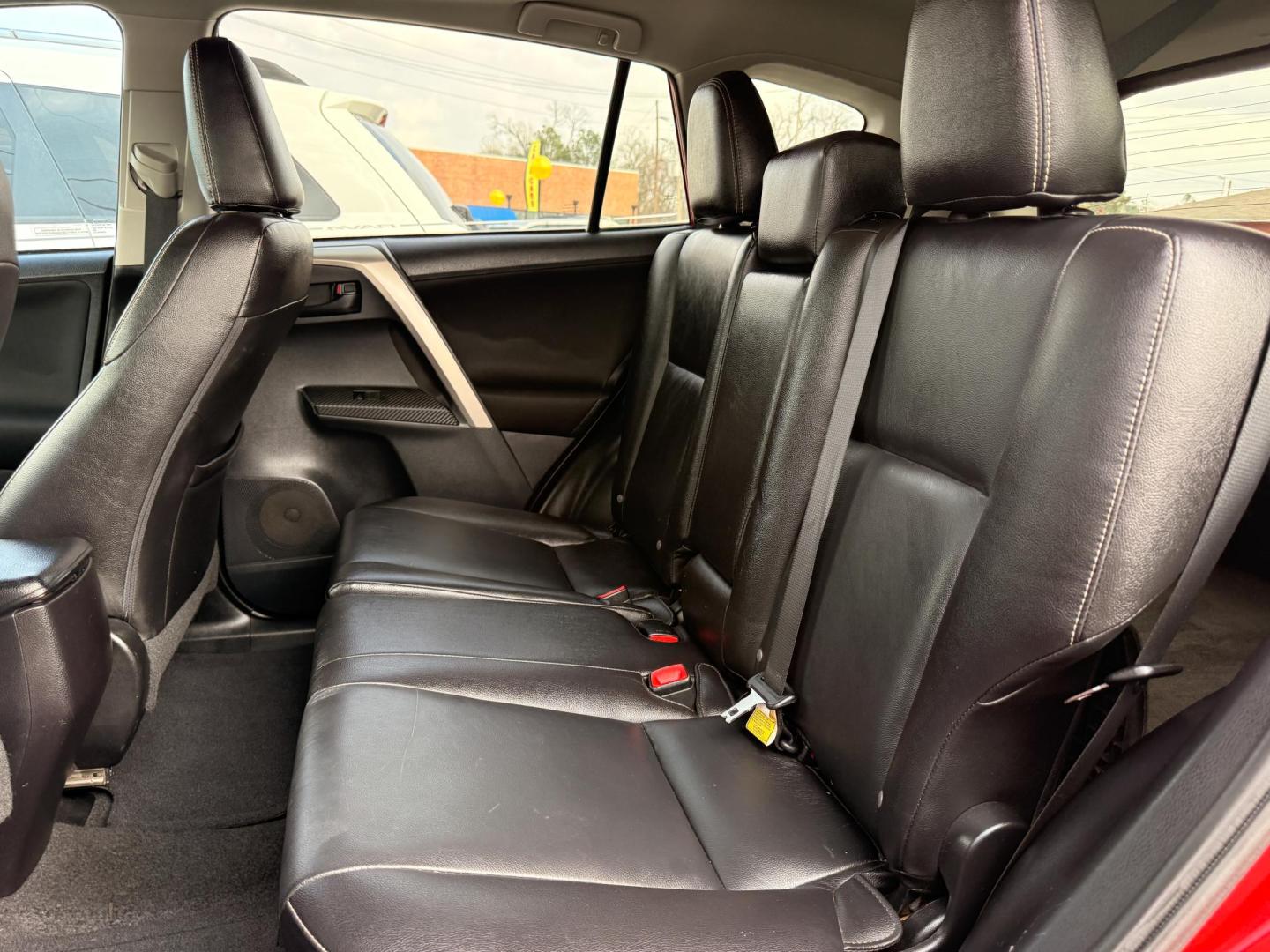 2013 Toyota RAV4 XLE FWD (2T3WFREV3DW) with an 2.5L L4 DOHC 16V engine, 6-Speed Automatic transmission, located at 419 N 18th St., Monroe, LA, 71201, (318) 410-9250, 32.514370, -92.105133 - Photo#4