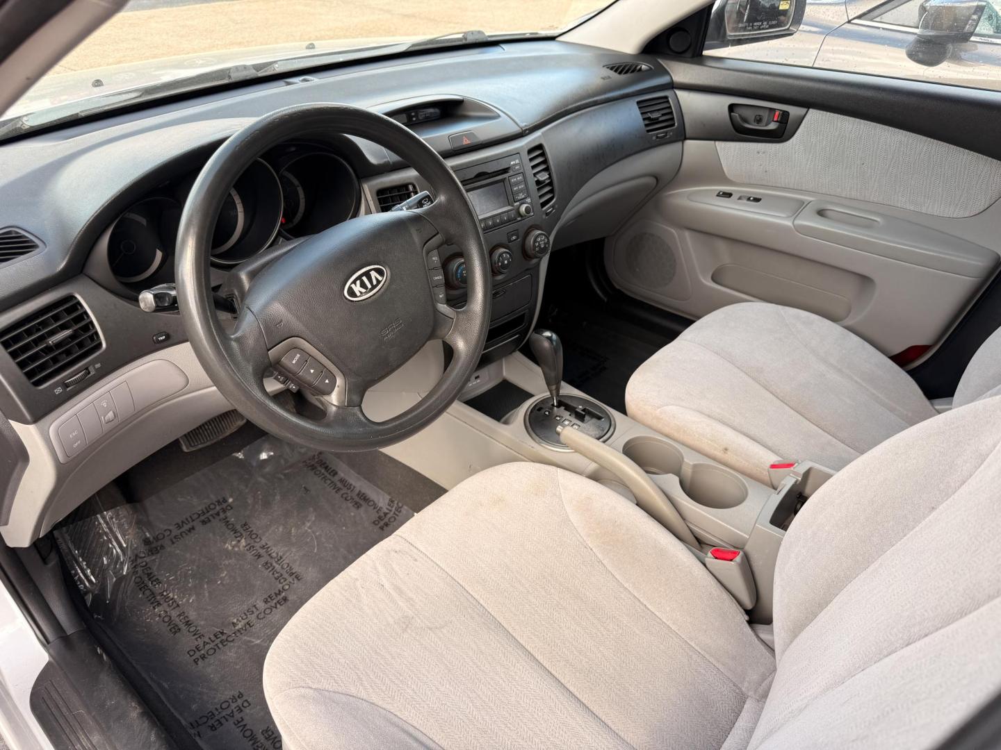 2010 Kia Optima LX (KNAGG4A85A5) with an 2.4L L4 DOHC 16V engine, 4-Speed Automatic transmission, located at 419 N 18th St., Monroe, LA, 71201, (318) 410-9250, 32.514370, -92.105133 - Photo#3