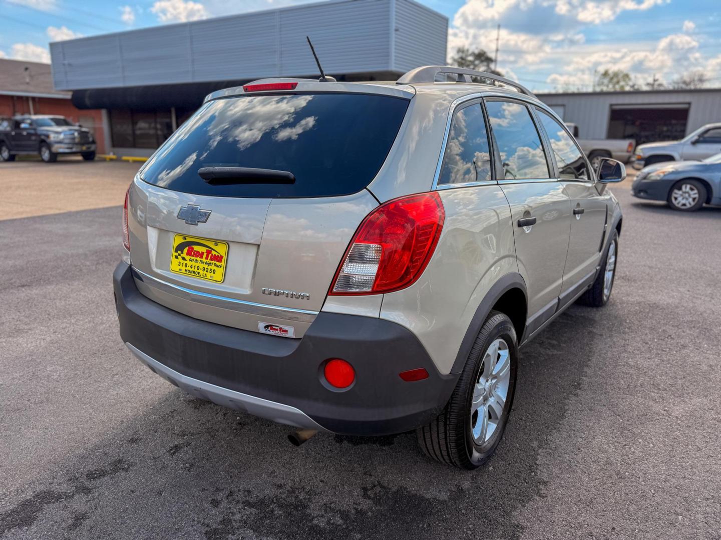 2013 Chevrolet Captiva Sport 2LS FWD (3GNAL2EK4DS) with an 2.4L L4 DOHC 16V FFV engine, 6-Speed Automatic transmission, located at 419 N 18th St., Monroe, LA, 71201, (318) 410-9250, 32.514370, -92.105133 - Photo#1