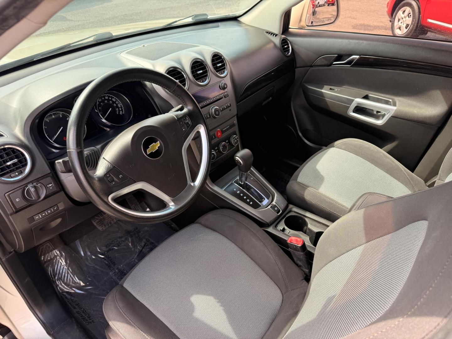 2013 Chevrolet Captiva Sport 2LS FWD (3GNAL2EK4DS) with an 2.4L L4 DOHC 16V FFV engine, 6-Speed Automatic transmission, located at 419 N 18th St., Monroe, LA, 71201, (318) 410-9250, 32.514370, -92.105133 - Photo#3