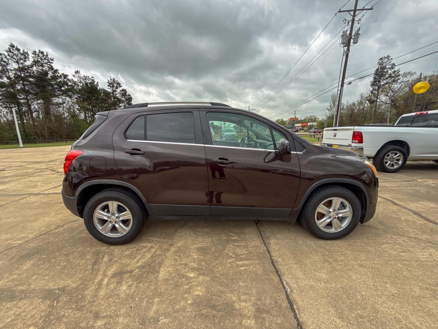 2016 Chevrolet Trax LT FWD (KL7CJLSB9GB) with an 1.4L L4 DOHC 16V engine, 6A transmission, located at 419 N 18th St., Monroe, LA, 71201, (318) 410-9250, 32.514370, -92.105133 - Photo#2