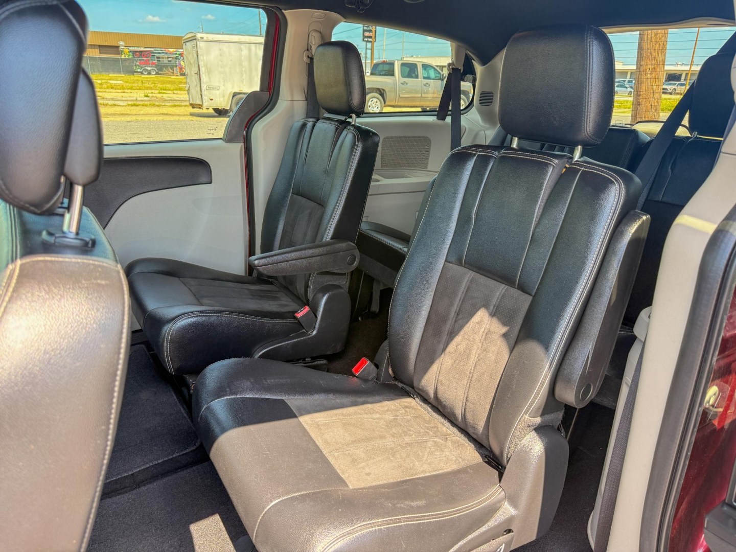 2019 Dodge Grand Caravan SXT (2C4RDGCGXKR) with an 3.6L V6 DOHC 24V engine, 6A transmission, located at 419 N 18th St., Monroe, LA, 71201, (318) 410-9250, 32.514370, -92.105133- Photo#4