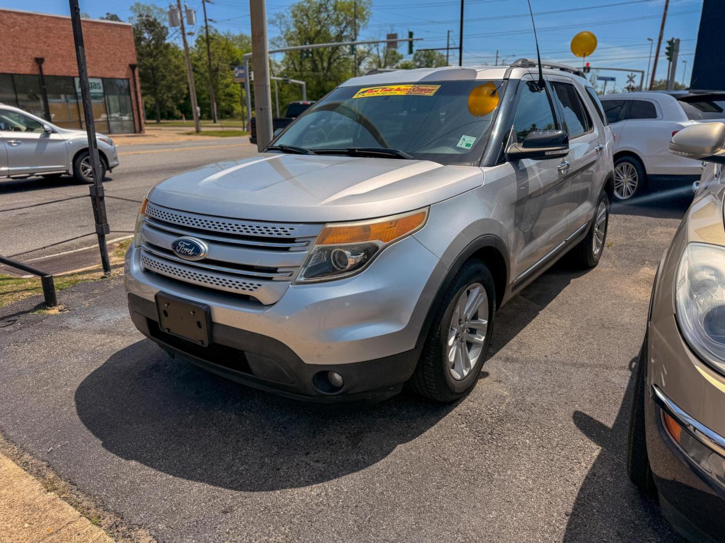 2015 Ford Explorer XLT FWD (1FM5K7D87FG) with an 3.5L V6 DOHC 24V engine, 6-Speed Automatic transmission, located at 419 N 18th St., Monroe, LA, 71201, (318) 410-9250, 32.514370, -92.105133 - Photo#0