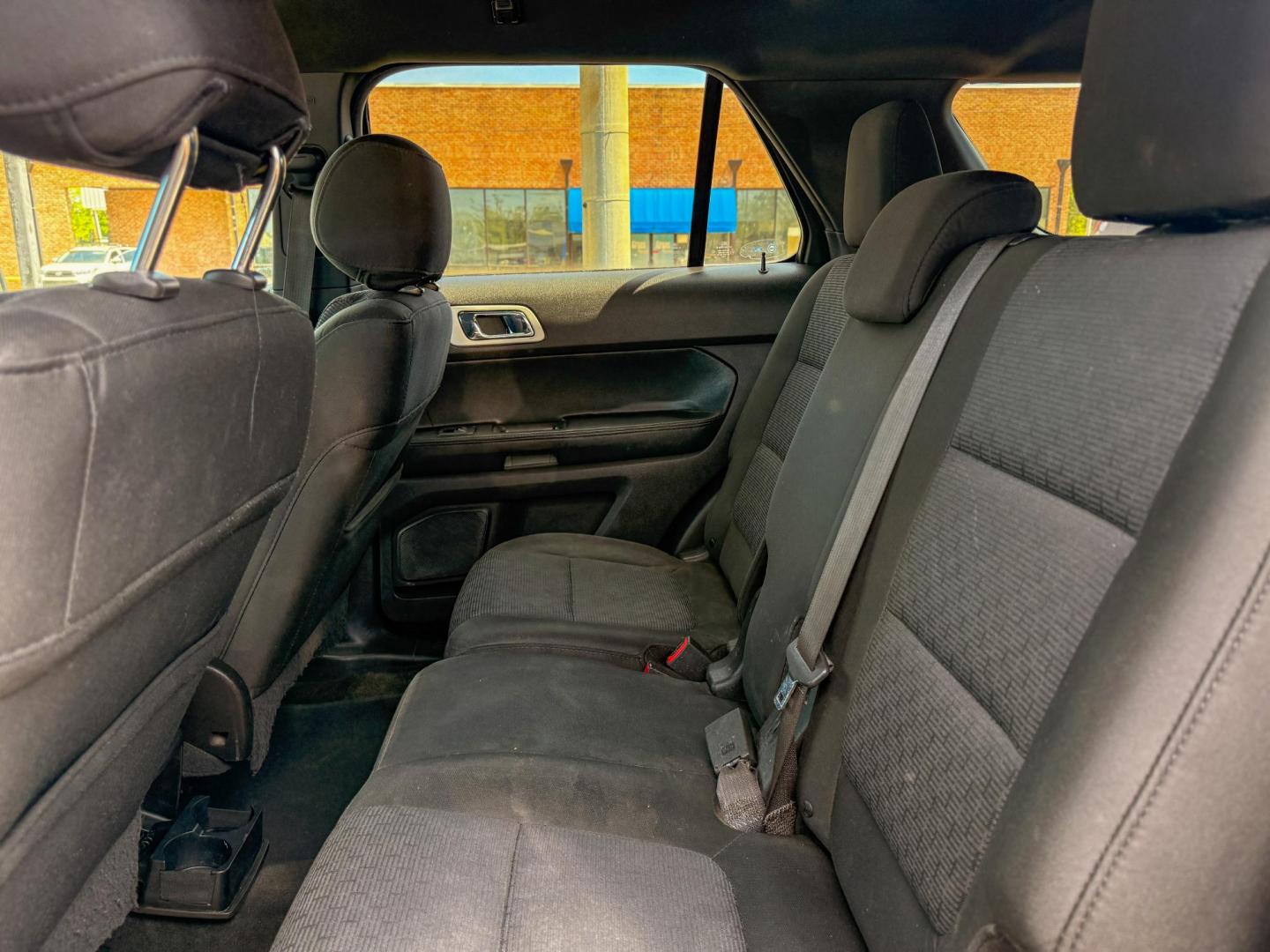 2015 Ford Explorer XLT FWD (1FM5K7D87FG) with an 3.5L V6 DOHC 24V engine, 6-Speed Automatic transmission, located at 419 N 18th St., Monroe, LA, 71201, (318) 410-9250, 32.514370, -92.105133 - Photo#4