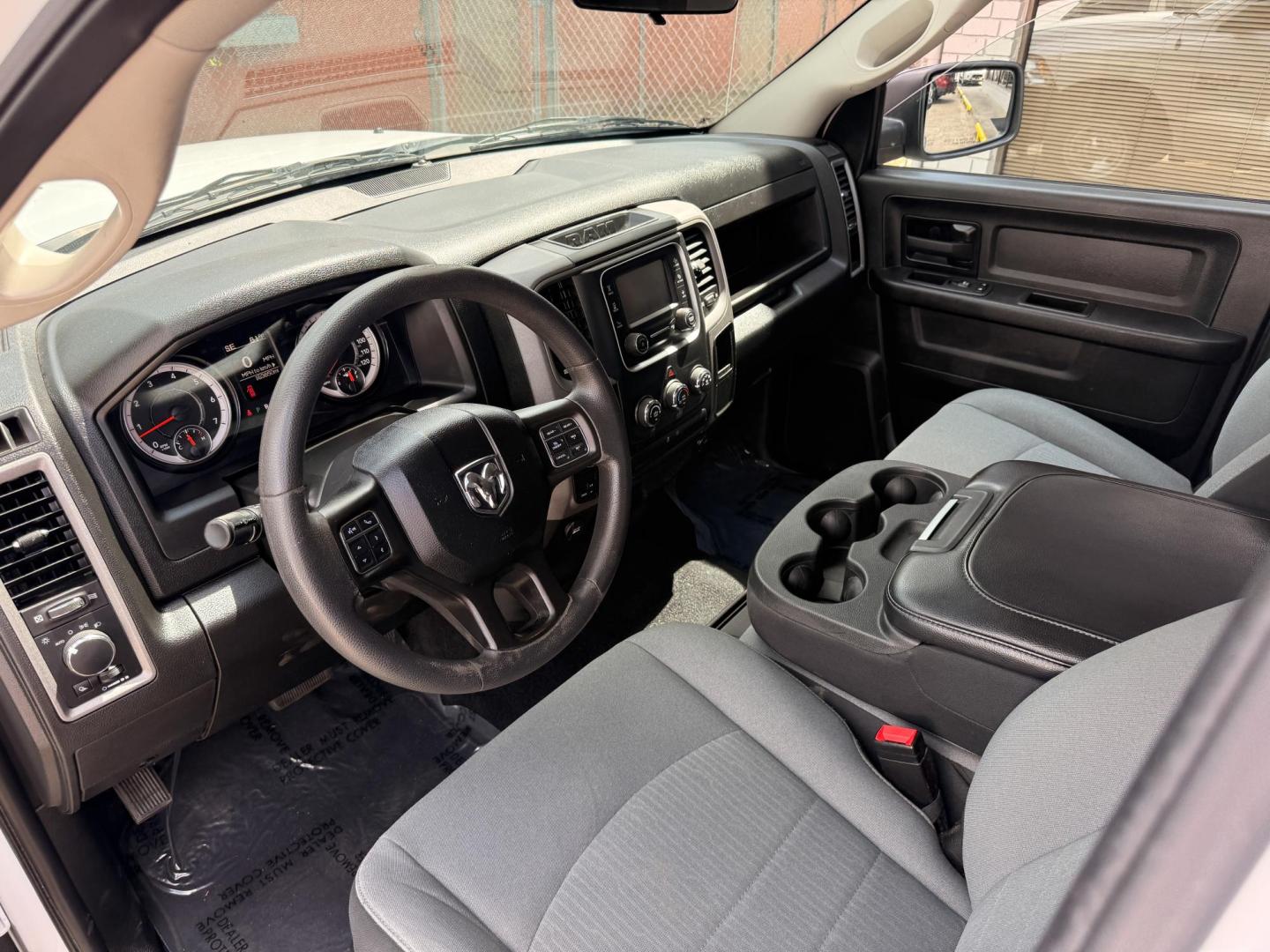 2021 RAM 1500 Classic Tradesman Crew Cab SWB 4WD (3C6RR7KGXMG) with an 3.6L V6 DOHC 24V FFV engine, 8A transmission, located at 419 N 18th St., Monroe, LA, 71201, (318) 410-9250, 32.514370, -92.105133 - Photo#2