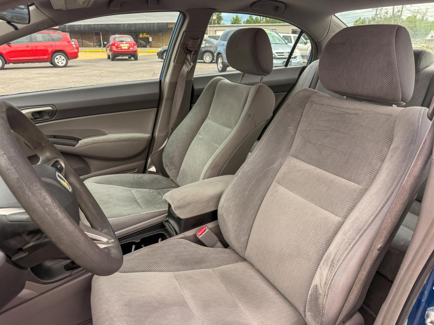 2011 Honda Civic LX Sedan 5-Speed AT (2HGFA1F58BH) with an 1.8L L4 SOHC 16V engine, 5-Speed Automatic transmission, located at 419 N 18th St., Monroe, LA, 71201, (318) 410-9250, 32.514370, -92.105133 - Photo#2