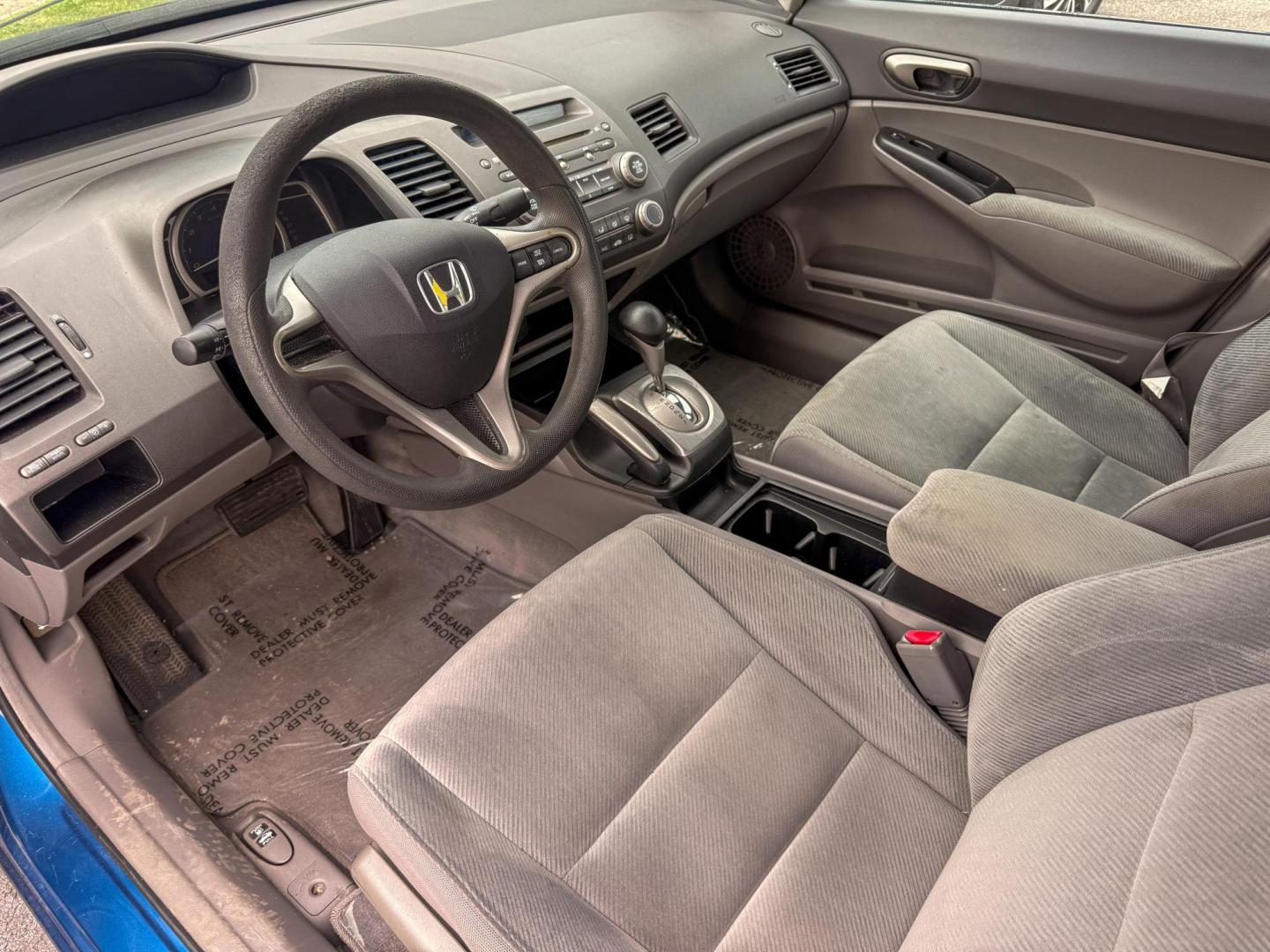 2011 Honda Civic LX Sedan 5-Speed AT (2HGFA1F58BH) with an 1.8L L4 SOHC 16V engine, 5-Speed Automatic transmission, located at 419 N 18th St., Monroe, LA, 71201, (318) 410-9250, 32.514370, -92.105133 - Photo#3