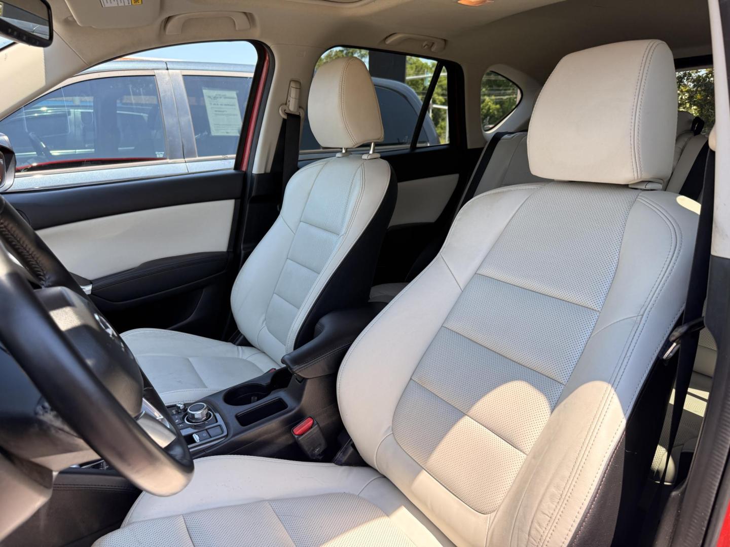 2016 Mazda CX-5 Grand Touring (JM3KE2DYXG0) with an 2.5L L4 DOHC 16V engine, 6-Speed Automatic transmission, located at 419 N 18th St., Monroe, LA, 71201, (318) 410-9250, 32.514370, -92.105133 - Photo#2