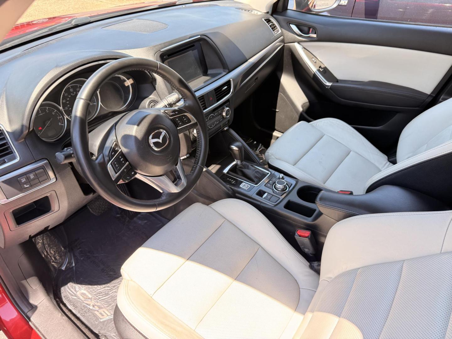 2016 Mazda CX-5 Grand Touring (JM3KE2DYXG0) with an 2.5L L4 DOHC 16V engine, 6-Speed Automatic transmission, located at 419 N 18th St., Monroe, LA, 71201, (318) 410-9250, 32.514370, -92.105133 - Photo#3