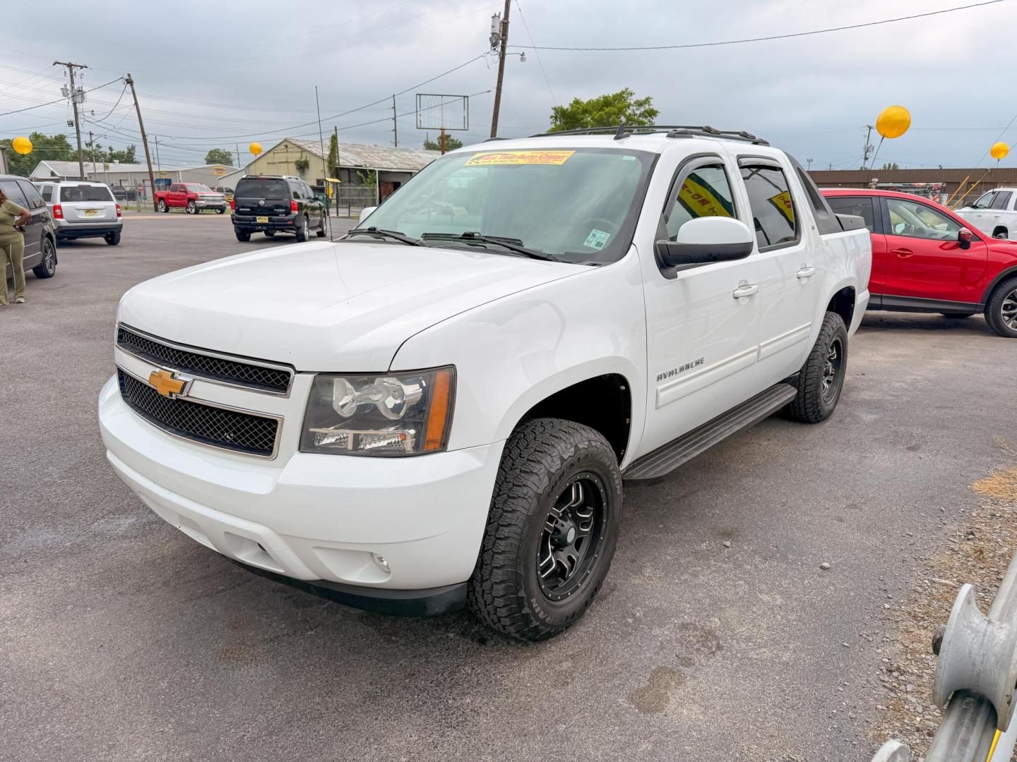 2012 Chevrolet Avalanche's photo