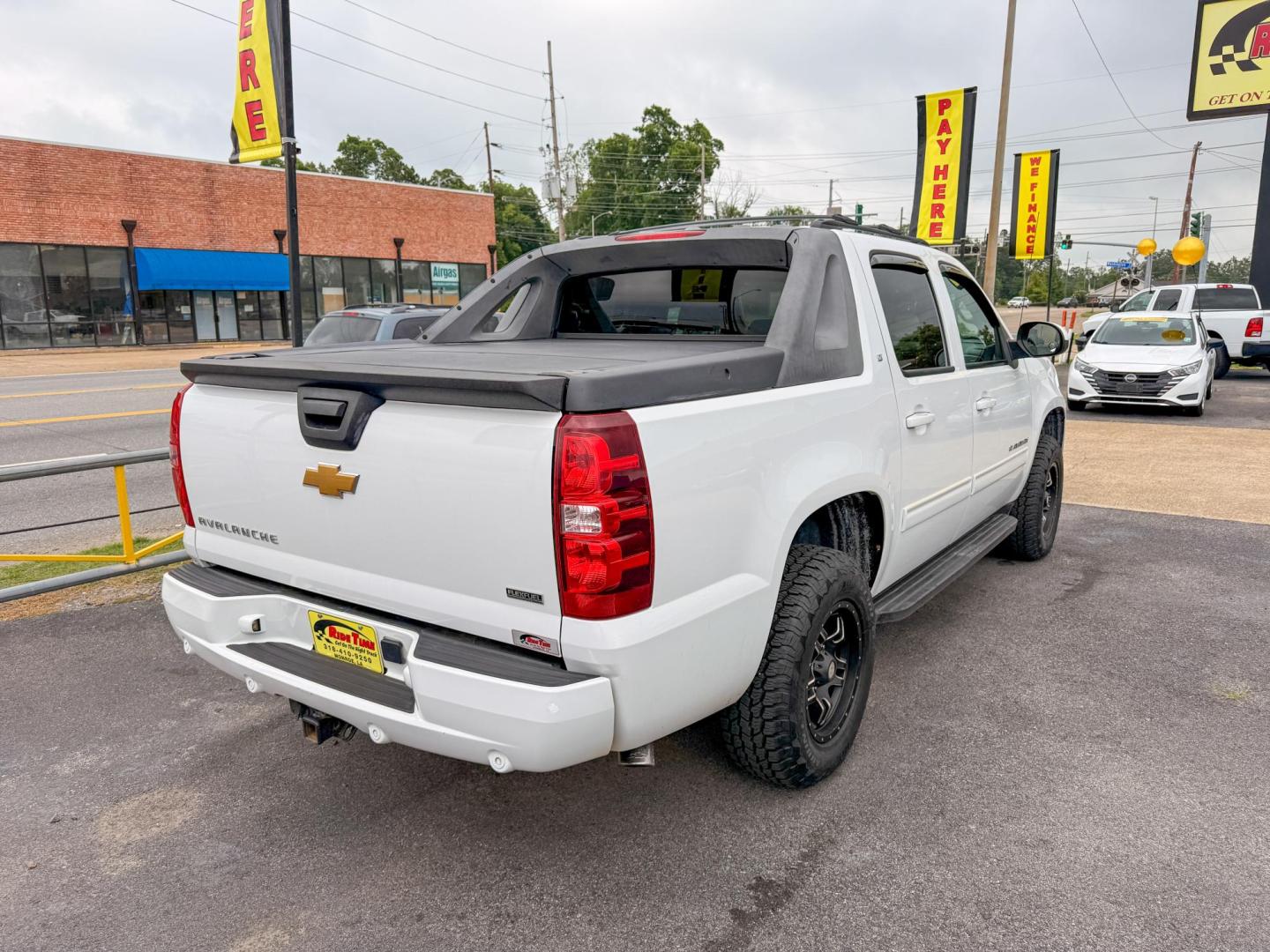 Vehicle Image 2