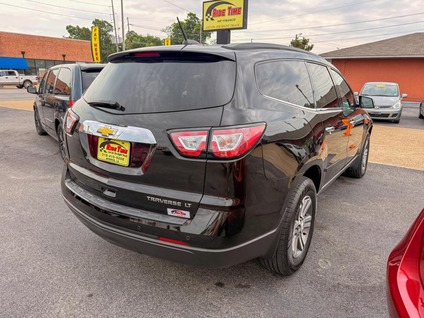 2016 Chevrolet Traverse 2LT FWD (1GNKRHKD5GJ) with an 3.6L V6 DOHC 24V engine, 6-Speed Automatic transmission, located at 419 N 18th St., Monroe, LA, 71201, (318) 410-9250, 32.514370, -92.105133 - Photo#1